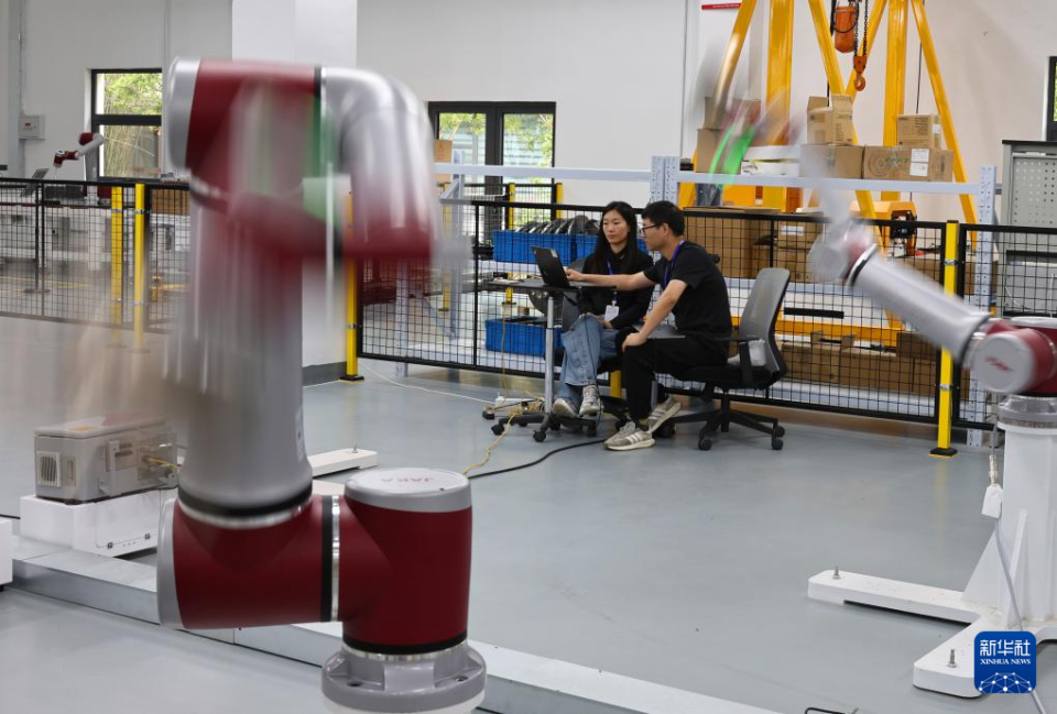 經(jīng)濟(jì)大省挑大梁丨上海:大力發(fā)展先進(jìn)制造業(yè) 書寫高質(zhì)量發(fā)展新篇章